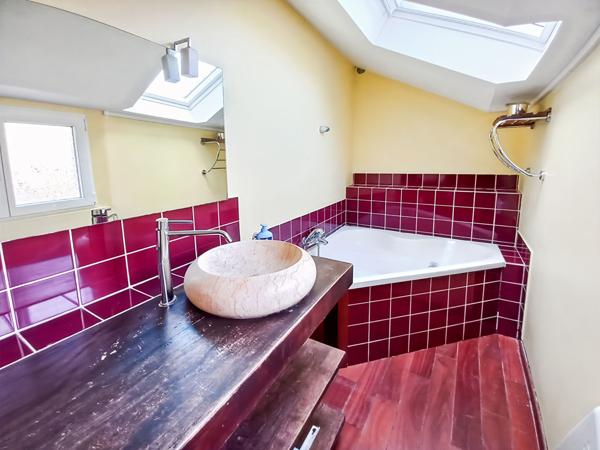 Maison 7 pièces à 12 minutes de Chars