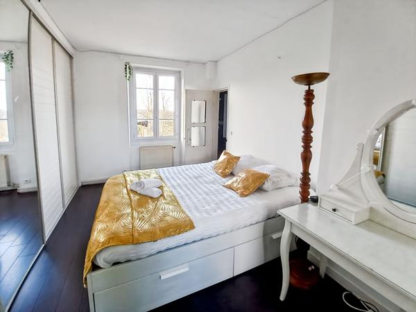 Maison 7 pièces à 12 minutes de Chars