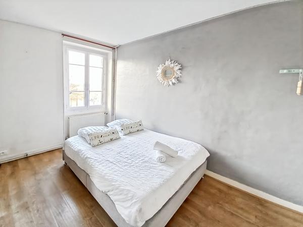 Maison 7 pièces à 12 minutes de Chars