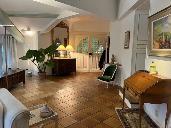 À vendre - Maison bourgeoise, 7 pièces située à Béziers (34500)