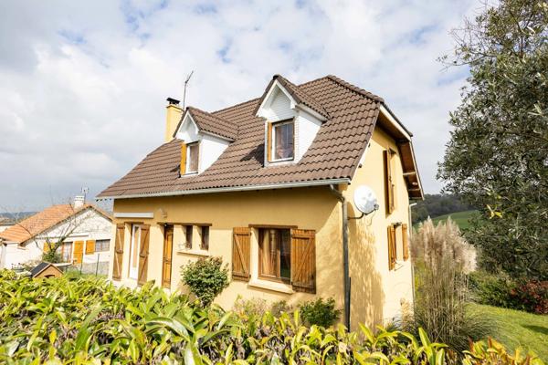 Maison à vendre 5 pièces, 4 chambres, 105m², grand garage, terrain 1200m², à SAINT CASTIN (64)