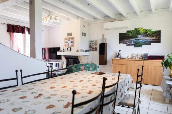 Maison à vendre 5 pièces, 4 chambres, 105m², grand garage, terrain 1200m², à SAINT CASTIN (64)