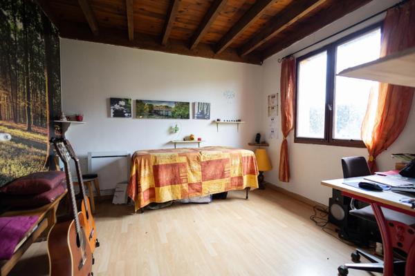 Maison à vendre 5 pièces, 4 chambres, 105m², grand garage, terrain 1200m², à SAINT CASTIN (64)