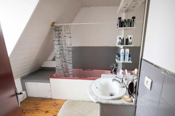 Maison à vendre 5 pièces, 4 chambres, 105m², grand garage, terrain 1200m², à SAINT CASTIN (64)