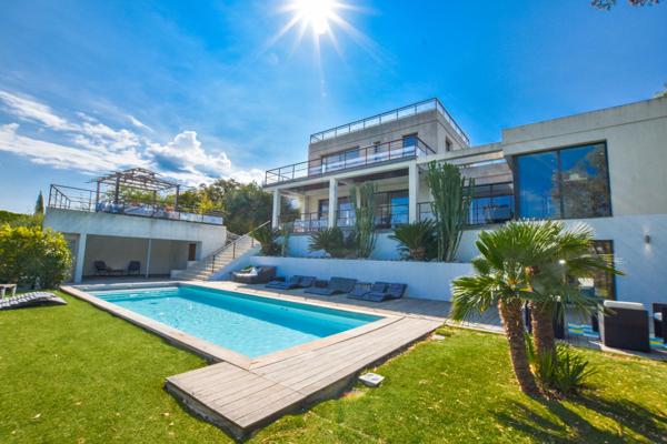 Maison à vendre  7 pièces - 220 m2 CAVALAIRE SUR MER - 83