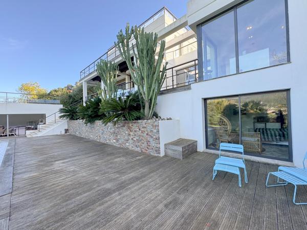 Maison à vendre  7 pièces - 220 m2 CAVALAIRE SUR MER - 83