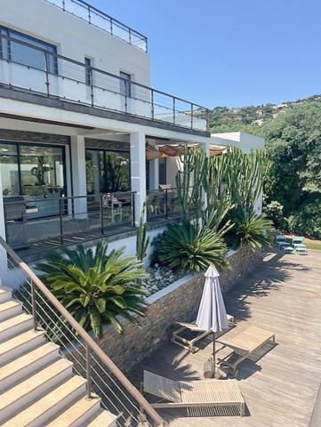 Maison à vendre  7 pièces - 220 m2 CAVALAIRE SUR MER - 83