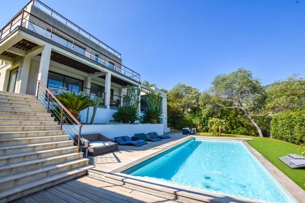 Maison à vendre  7 pièces - 220 m2 CAVALAIRE SUR MER - 83