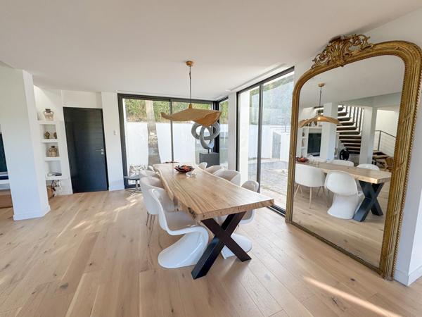 Maison à vendre  7 pièces - 220 m2 CAVALAIRE SUR MER - 83