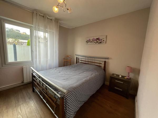 MAISON AVEC GRAND GARAGE