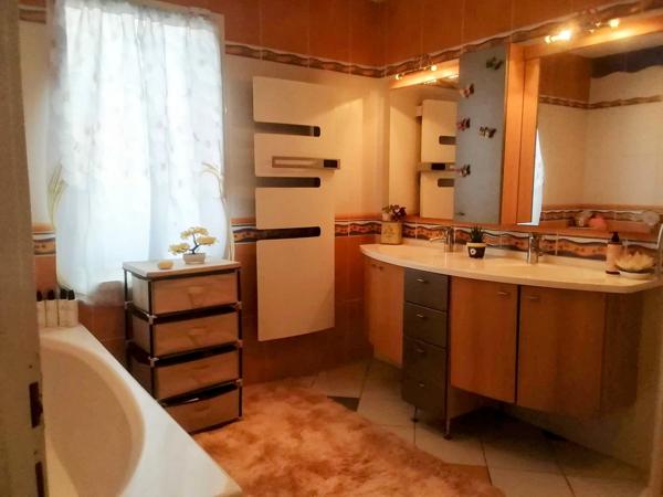 Maison contemporaine à LA ROCHE SUR YON (85000)