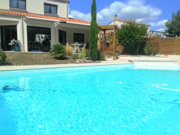 Maison contemporaine à LA ROCHE SUR YON (85000)