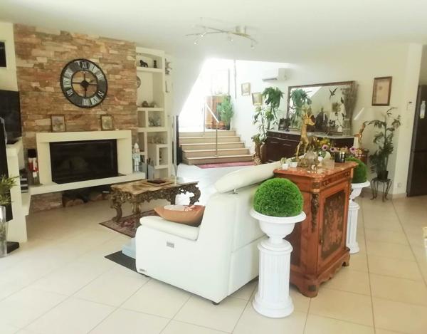 Maison contemporaine à LA ROCHE SUR YON (85000)