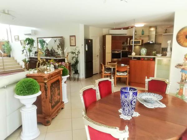 Maison contemporaine à LA ROCHE SUR YON (85000)