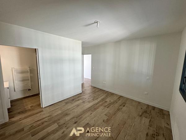 Appartement + Terrasse - Front de Mer - 4 pièces - La Rochelle €399 000 ** - Référence JH676ED3