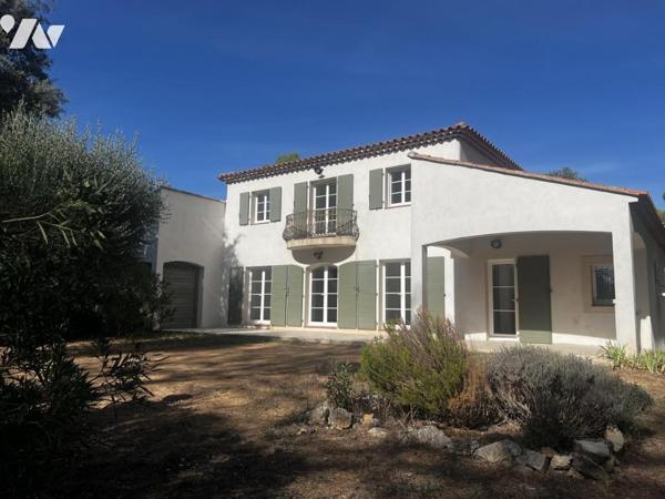 Bastide provençale de type 5/6 avec terrain arboré de 4500m2
