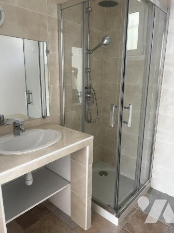 Bastide provençale de type 5/6 avec terrain arboré de 4500m2