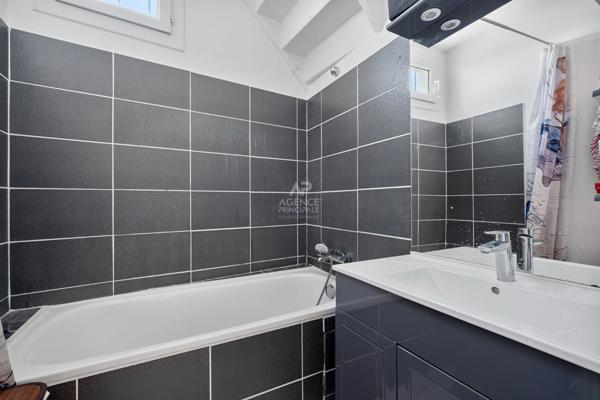 Appartement Maisons Laffitte centre - 3 chambres - duplex 94 M2 au sol €365 000 ** - Référence 12941