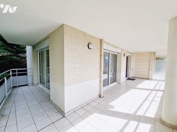 Très beau T4 avec terrasse et garage