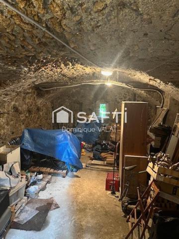 Bien immédiatement rentable avec baux en cours