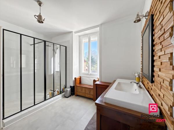 Maison de caractère avec terrain et dépendance Précy Sous Thil