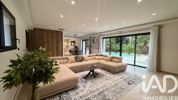 Maison à vendre 7 pièces 187 m² Nîmes-Saint-Césaire