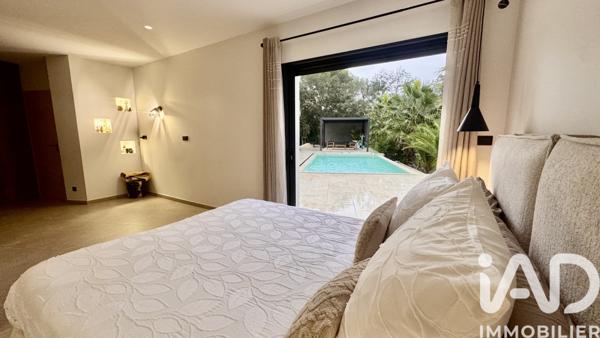 Maison à vendre 7 pièces 187 m² Nîmes-Saint-Césaire