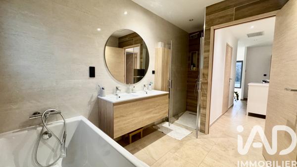 Maison à vendre 7 pièces 187 m² Nîmes-Saint-Césaire