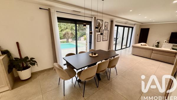 Maison à vendre 7 pièces 187 m² Nîmes-Saint-Césaire