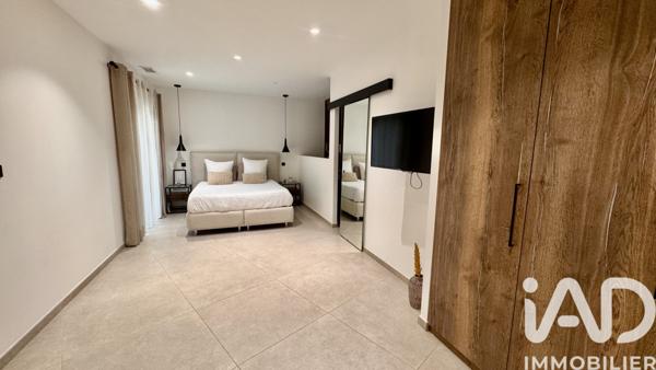 Maison à vendre 7 pièces 187 m² Nîmes-Saint-Césaire