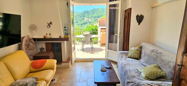 Cocon douillet avec terrasse et vue dégagée