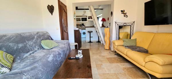 Cocon douillet avec terrasse et vue dégagée