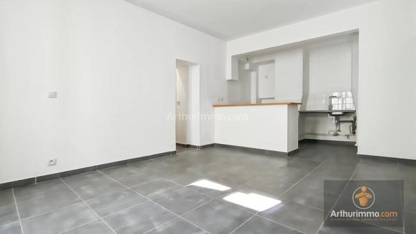 Vente                                                      Appartement
                        
                     2 pièces                      35 m2                     à Étampes