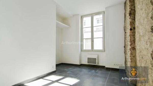 Vente                                                      Appartement
                        
                     2 pièces                      35 m2                     à Étampes