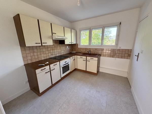 Location                                                      Appartement
                        
                     3 pièces                      59 m2                     à Yerres