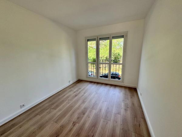 Location                                                      Appartement
                        
                     3 pièces                      59 m2                     à Yerres