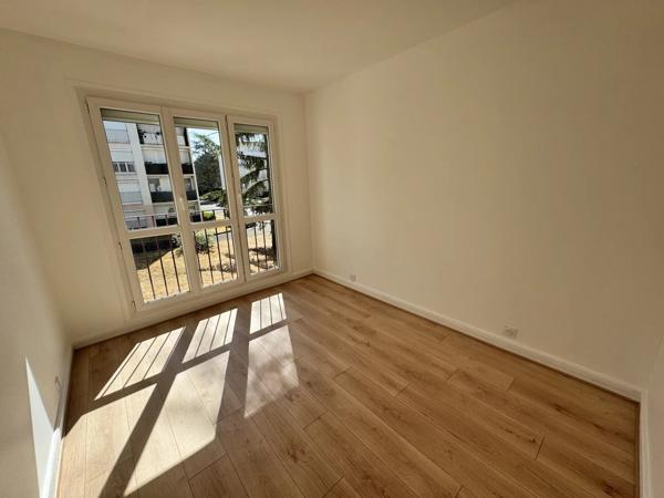 Location                                                      Appartement
                        
                     3 pièces                      59 m2                     à Yerres