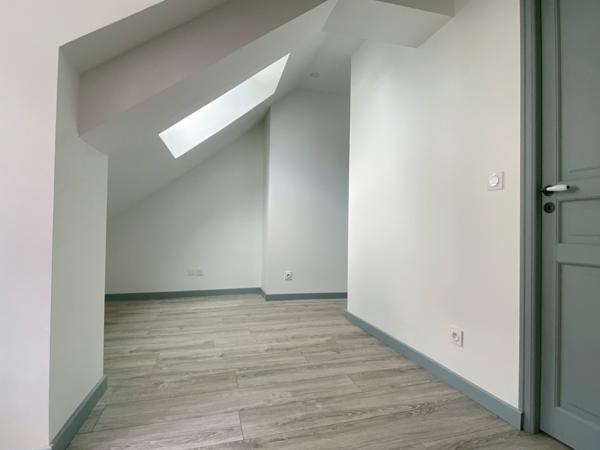 Houdan (78550) TRIPLEX 5 Pièces 133m² Hyper centre de HOUDAN