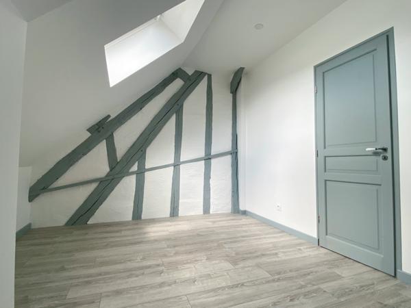 Houdan (78550) TRIPLEX 5 Pièces 133m² Hyper centre de HOUDAN