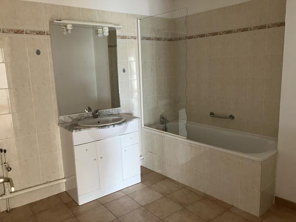 Appartement 4 pièces à louer Narbonne - 11100 / Réf: 2174