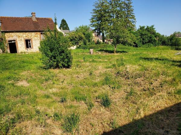 Proche Tourouvre (61190) Maison de 151 m2 env avec fort potentiel.