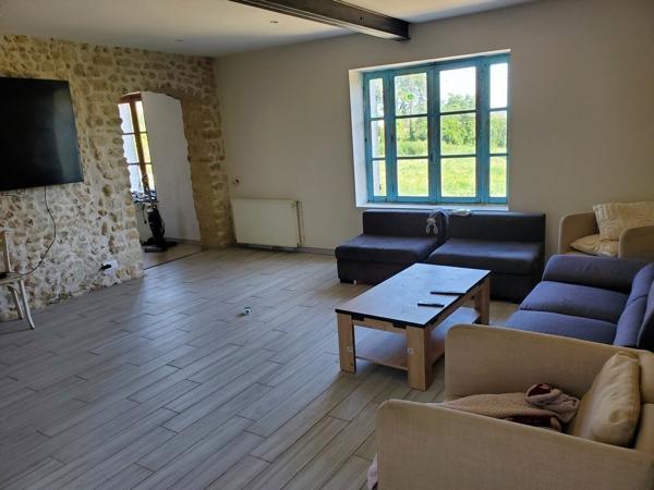 Proche Tourouvre (61190) Maison de 151 m2 env avec fort potentiel.