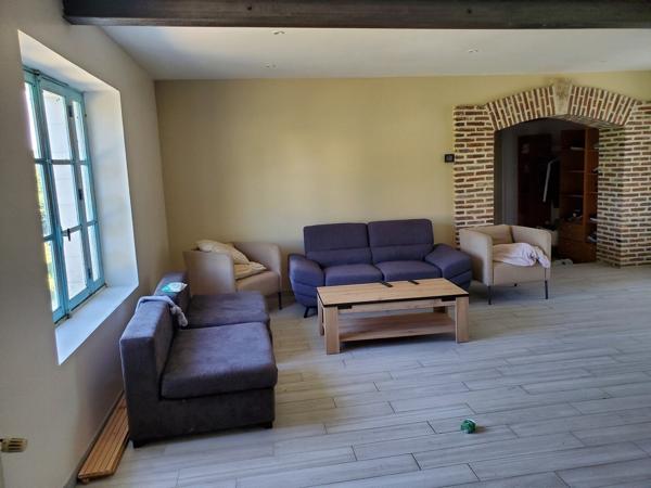 Proche Tourouvre (61190) Maison de 151 m2 env avec fort potentiel.