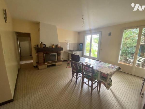 AMBILLOU CHATEAU Maison de bourg