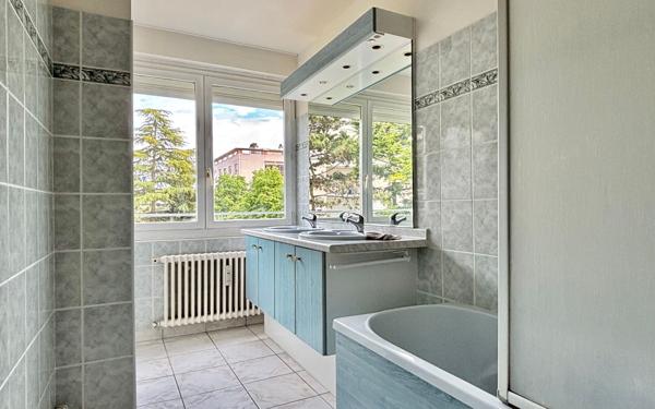 Appartement à vendre    5 pièces • 103 m2 Chenôve