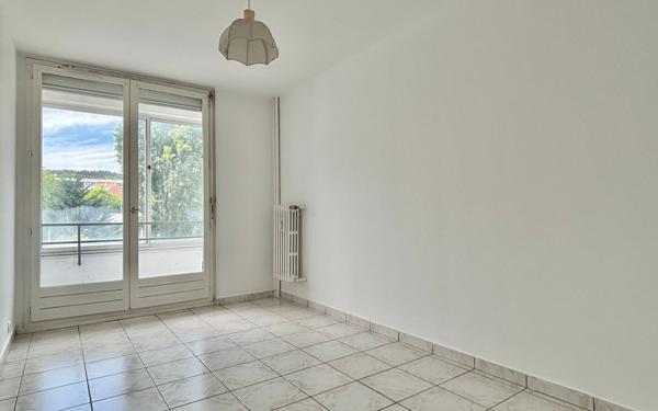 Appartement à vendre    5 pièces • 103 m2 Chenôve