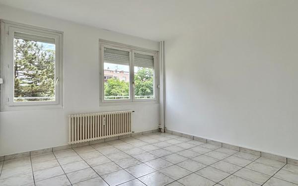 Appartement à vendre    5 pièces • 103 m2 Chenôve