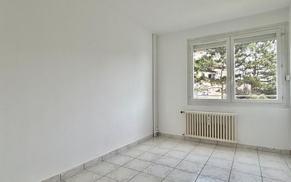 Appartement à vendre    5 pièces • 103 m2 Chenôve