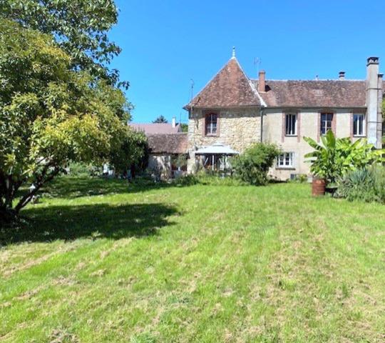 Propriete à vendre 6 pièces. 10 MN Sens (89)