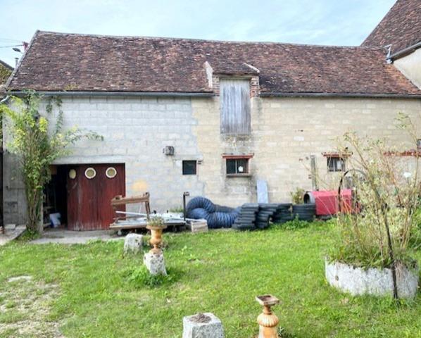 Propriete à vendre 6 pièces. 10 MN Sens (89)